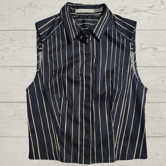 Alice + Olivia Lea Stripe Crop Top - Picture 2 of 9